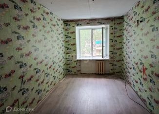 Продается 3-комнатная квартира, 63 м2, Глазов, улица Короленко, 22