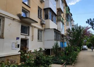 Двухкомнатная квартира на продажу, 44.4 м2, Евпатория, проспект Победы, 13/128