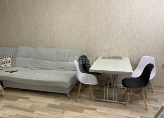 Продается двухкомнатная квартира, 35 м2, поселок Зональная Станция, улица Титова, 8