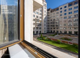 Продается 3-ком. квартира, 90 м2, Санкт-Петербург, метро Площадь Восстания, Басков переулок, 2