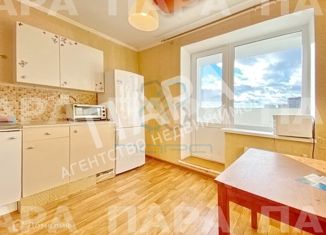 Сдаю 1-ком. квартиру, 42 м2, Самара, улица Советской Армии, 98А, ЖК Дыбенко/Советской Армии