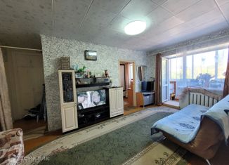 Продажа 3-комнатной квартиры, 55 м2, Киров, улица Азина, 82