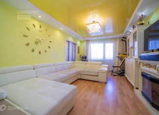 Продам 3-ком. квартиру, 88 м2, Екатеринбург, улица Чекистов, 5, улица Чекистов