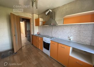 Продается трехкомнатная квартира, 62 м2, Абакан, улица Луначарского, 26