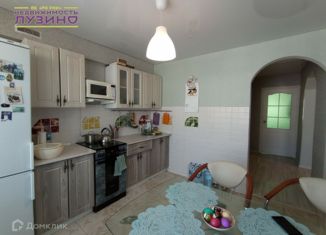 Продается 3-ком. квартира, 64.8 м2, село Лузино, улица Майорова, 38