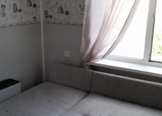 Продам 2-ком. квартиру, 25.5 м2, Новороссийск, улица Михаила Борисова, 15