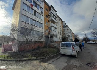 Продается 2-комнатная квартира, 50 м2, поселок городского типа Афипский, улица Победы, 3А