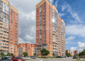 Продается 2-комнатная квартира, 59.2 м2, Новосибирск, Красный проспект, 181