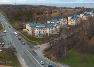 Продажа 2-ком. квартиры, 105 м2, Петергоф, Фабричная улица, 3