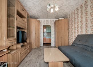 Продам 2-ком. квартиру, 37.6 м2, Екатеринбург, Дагестанская улица, 34, метро Чкаловская