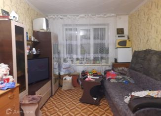 Продаю 1-ком. квартиру, 33 м2, Сосновоборск, улица Ленинского Комсомола, 1