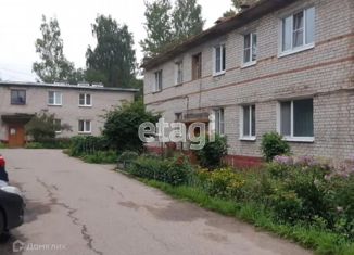 Продается 2-комнатная квартира, 40 м2, посёлок городского типа Редкино, улица Геофизиков, 1