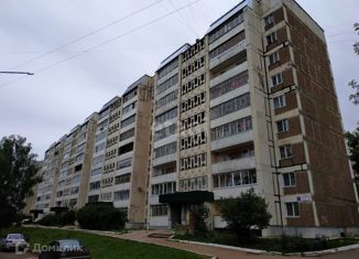 Трехкомнатная квартира на продажу, 72.7 м2, Кировская область, Красноармейская улица, 11