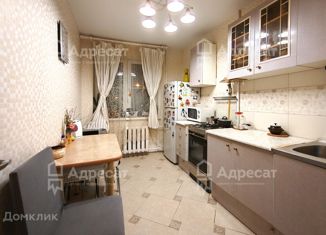 Продажа трехкомнатной квартиры, 64.2 м2, Волгоград, улица Кастерина, 2