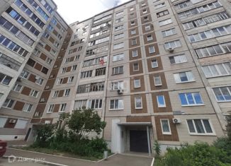 Продам 2-ком. квартиру, 52 м2, Ижевск, Ипподромный район, улица Ленина, 108