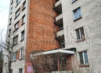 Продается 3-комнатная квартира, 57 м2, Санкт-Петербург, проспект Раевского, 20, Выборгский район