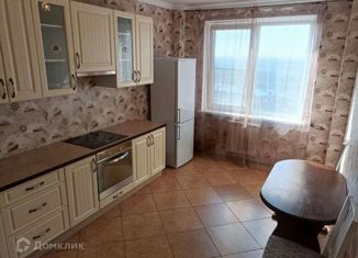 Сдается в аренду 2-комнатная квартира, 70 м2, Ростов-на-Дону, улица Мясникова, 101, Пролетарский район