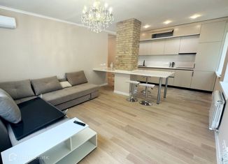 Сдаю 2-комнатную квартиру, 65 м2, Пятигорск, проспект Кирова, 71
