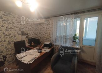 Продается 4-ком. квартира, 57.7 м2, Волжский, Пионерская улица, 42