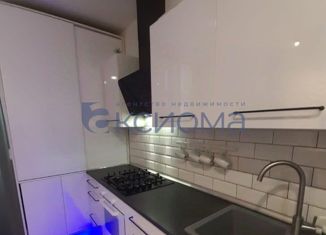 Продаю 2-ком. квартиру, 60 м2, Ставрополь, улица Тухачевского, 27/2, микрорайон Перспективный