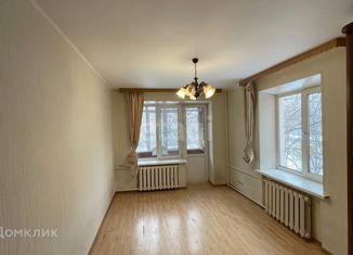 Продаю 2-комнатную квартиру, 41 м2, Москва, Новозаводская улица, 2к5, метро Фили