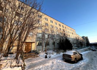 Продажа 2-комнатной квартиры, 47 м2, Мурманск, Приморская улица, 15