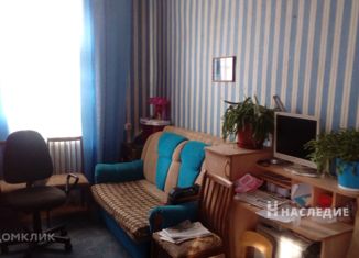 Продается четырехкомнатная квартира, 92.5 м2, Каменск-Шахтинский, проспект Карла Маркса, 68