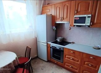 Продаю 2-ком. квартиру, 56 м2, Москва, улица Лескова, 6, улица Лескова