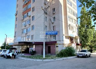 Продам 1-ком. квартиру, 59 м2, Астрахань, улица Куликова, 66к2