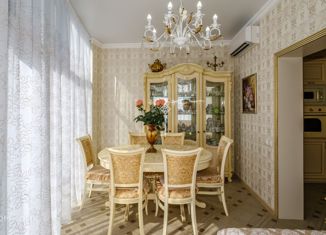 Продам трехкомнатную квартиру, 94 м2, Крым, улица К. Маркса, 18А