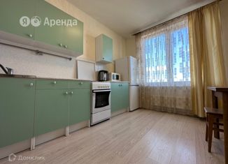 Сдается в аренду однокомнатная квартира, 37 м2, поселение Десёновское, 1-я Нововатутинская улица, 1