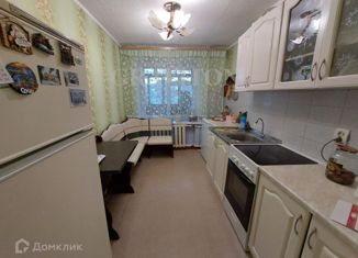 Продается трехкомнатная квартира, 61 м2, Горно-Алтайск, улица Строителей, 16