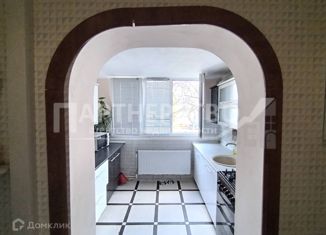 Продаю трехкомнатную квартиру, 67 м2, Абинск, улица Красных Таманцев, 32