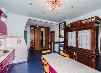 Продам четырехкомнатную квартиру, 111.4 м2, Новосибирск, улица Адриена Лежена, 15, метро Золотая Нива