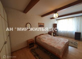 Сдам в аренду 2-ком. квартиру, 70 м2, Саратовская область, Ульяновская улица, 6/12