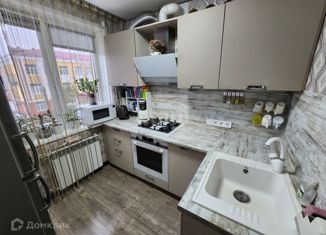 Продам 4-комнатную квартиру, 60 м2, Строитель, Советская улица, 32