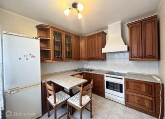 Сдается трехкомнатная квартира, 80 м2, Москва, улица Маршала Катукова, 4к1, район Строгино
