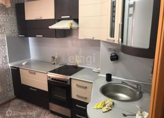 Сдаю в аренду двухкомнатную квартиру, 30 м2, Муравленко, улица Муравленко, 11