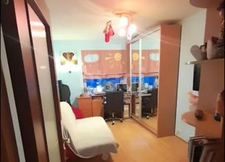3-комнатная квартира на продажу, 65.3 м2, Санкт-Петербург, улица Бадаева, 9, улица Бадаева