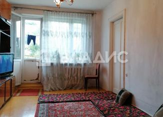 Продаю четырехкомнатную квартиру, 59.1 м2, Артём, улица Ватутина, 10