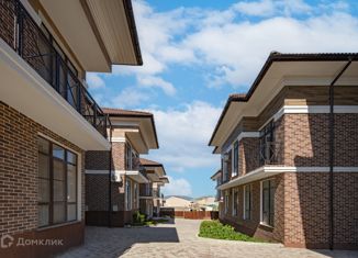 Продаю таунхаус, 200 м2, Геленджик, улица Майи Осичевой, 4А