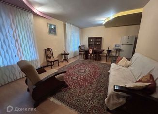 Трехкомнатная квартира на продажу, 102 м2, Тольятти, Офицерская улица, 15