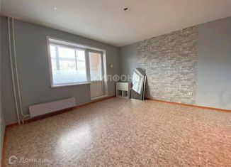 Продам 2-ком. квартиру, 56.2 м2, Осинники, улица Ефимова, 46