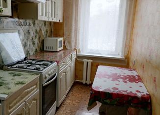 2-комнатная квартира в аренду, 44 м2, Нижнекамск, улица 50 лет Октября, 10