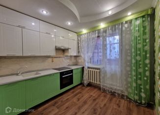 Продается трехкомнатная квартира, 65.2 м2, Лангепас, улица Ленина, 28