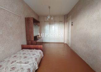 Продается 3-комнатная квартира, 60.8 м2, Белгородская область, микрорайон Приборостроитель, 7
