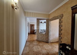 Продается 4-комнатная квартира, 104 м2, Ингушетия, улица Заурбека Борова, 19