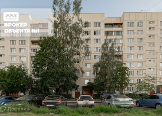 Продам трехкомнатную квартиру, 72.5 м2, Санкт-Петербург, Рыбацкий проспект, 19к1, метро Рыбацкое