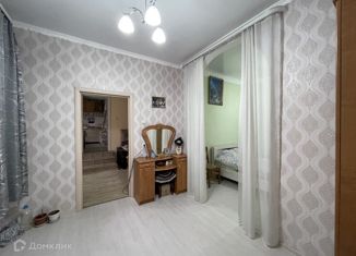 Продается 3-комнатная квартира, 50 м2, Крымск, Октябрьская улица, 58