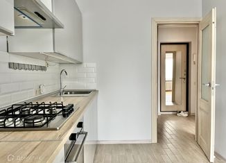 Продаю 1-ком. квартиру, 37 м2, Москва, Затонная улица, 14к2, метро Кленовый бульвар